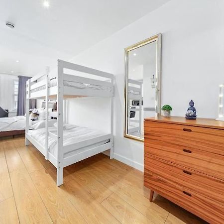 1 Bedroom Flat Piccadilly Sleep 7 In London Vr10 Exterior photo