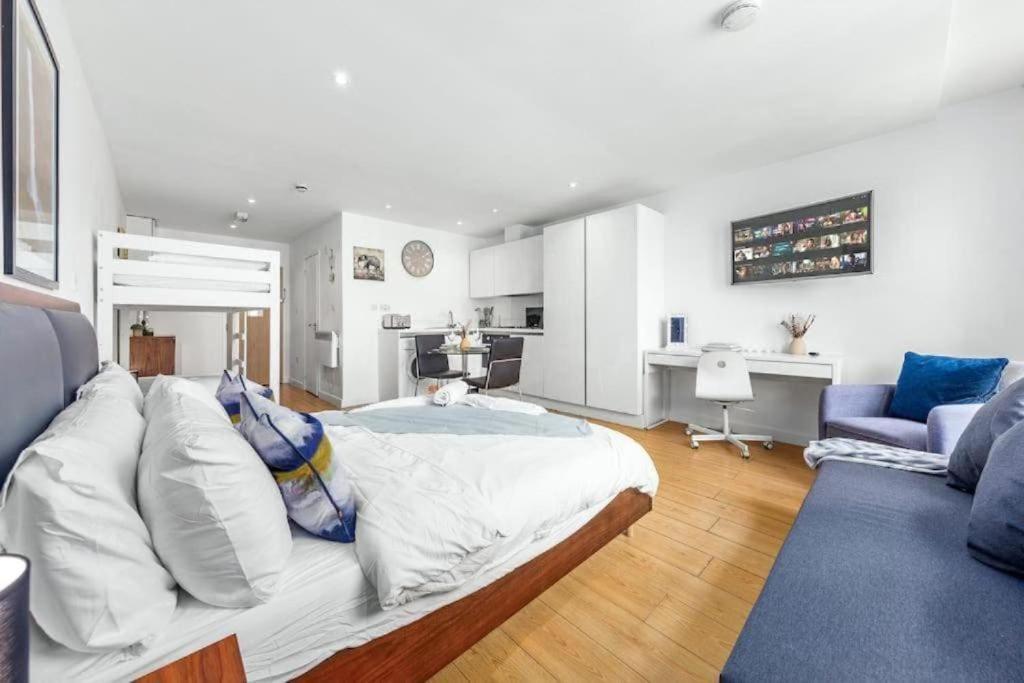 1 Bedroom Flat Piccadilly Sleep 7 In London Vr10 Exterior photo