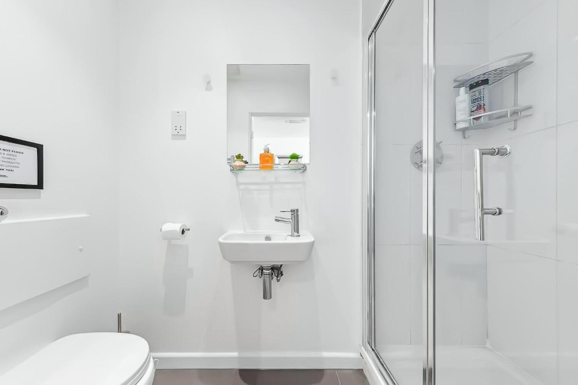 1 Bedroom Flat Piccadilly Sleep 7 In London Vr10 Exterior photo